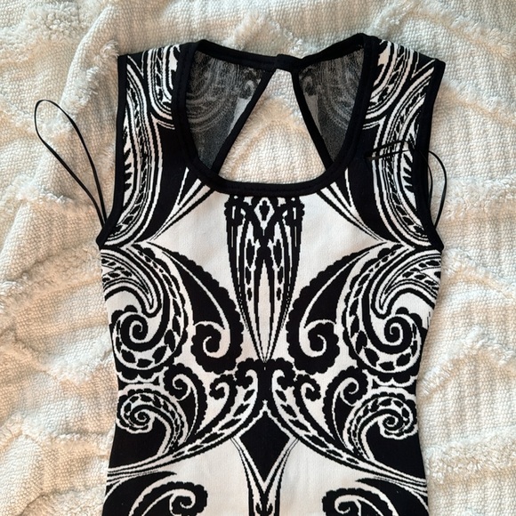 XS GUESS bandage dress - like new - Picture 2 of 6